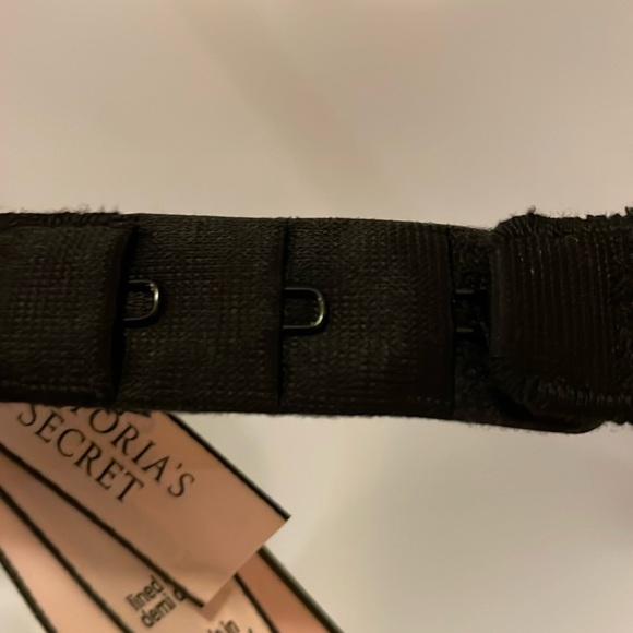 Victoria's Secret Animal Print Demi Cup Underwire Bra - Picture 7 of 16